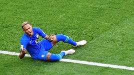 Лидера группы "Слот" злят симуляции футбольных звезд