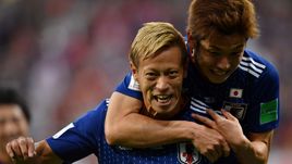 Воскресенье. Екатеринбург. Япония - Сенегал - 2:2. 78-я минута. Кейсуке ХОНДА (№ 4) только что во второй раз сравнял счет в матче.