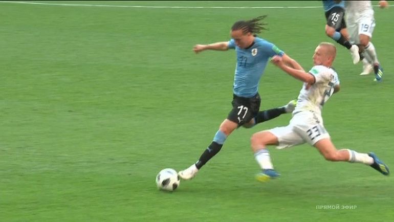 36-я минута матча Уругвай - Россия. 36-я минута матча Уругвай - Россия.