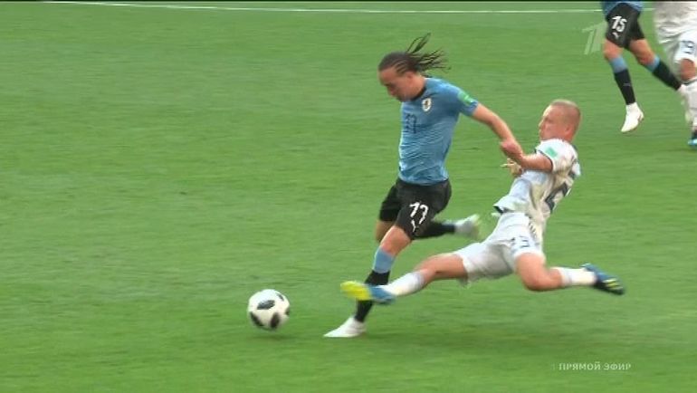 36-я минута матча Уругвай - Россия. 36-я минута матча Уругвай - Россия.