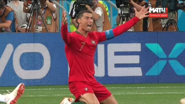 Спорный эпизод в матче Иран - Португалия. Спорный эпизод в матче Иран - Португалия.