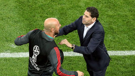 Понедельник. Калининград. Испания - Марокко - 2:2. Фернандо ЙЕРРО (справа) и Пепе РЕЙНА.