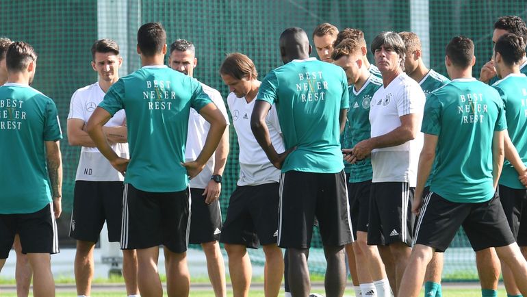 Понедельник. Ватутинки. Тренировка сборной Германии. Фото AFP Понедельник. Ватутинки. Тренировка сборной Германии. Фото AFP