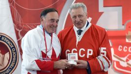 Александр ЯКУШЕВ (справа).