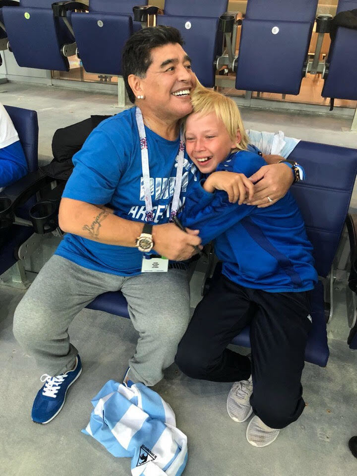 Диего МАРАДОНА и Данияр АХМЕТДЖАНОВ. Фото из личного архива Диего МАРАДОНА и Данияр АХМЕТДЖАНОВ. Фото из личного архива