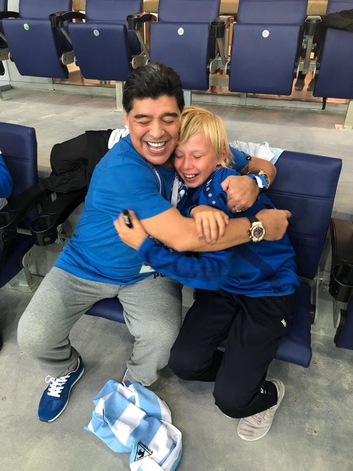 Диего МАРАДОНА и Данияр АХМЕТДЖАНОВ. Фото из личного архива Диего МАРАДОНА и Данияр АХМЕТДЖАНОВ. Фото из личного архива