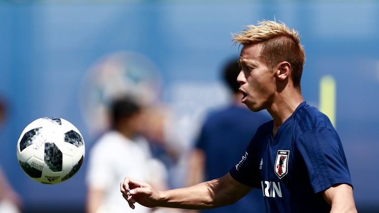 Понедельник. Казань. Кейсуке ХОНДА на тренировке. Фото AFP Понедельник. Казань. Кейсуке ХОНДА на тренировке. Фото AFP