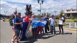 Болельщики Аргентины и Франции вместе поют