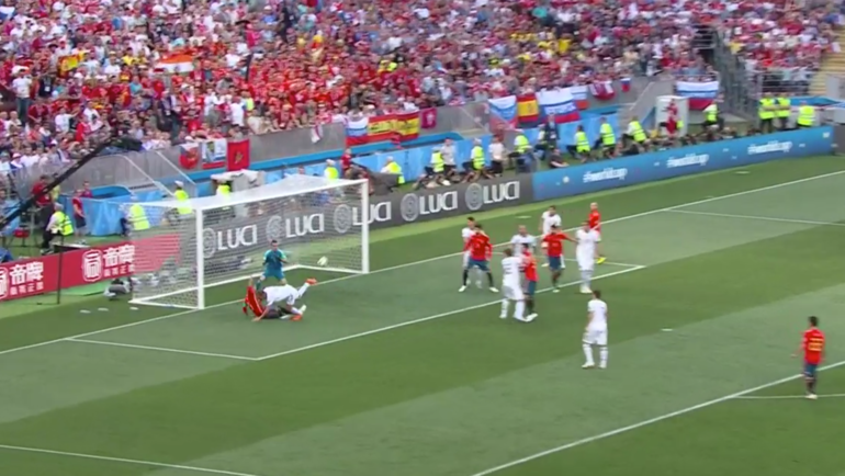 Испания - Россия: первый гол. Испания - Россия: первый гол.