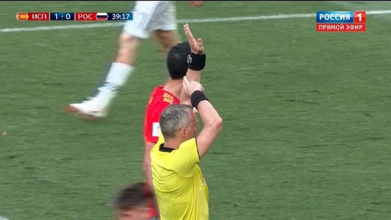 Испания - Россия: момент с назначением пенальти. Испания - Россия: момент с назначением пенальти.