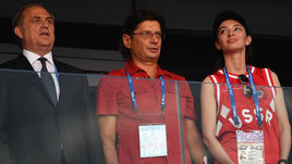 Леонид ФЕДУН (в центре, с Виталием МУТКО).