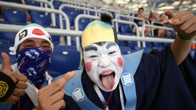 Колоритные японские болельщики на матчах своей национальной команды в России. Фото REUTERS Колоритные японские болельщики на матчах своей национальной команды в России. Фото REUTERS