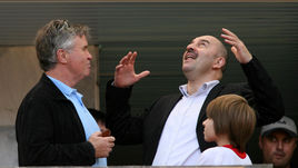 "Дадут ли Черчесову такой контракт, как у Хиддинка и Капелло" 