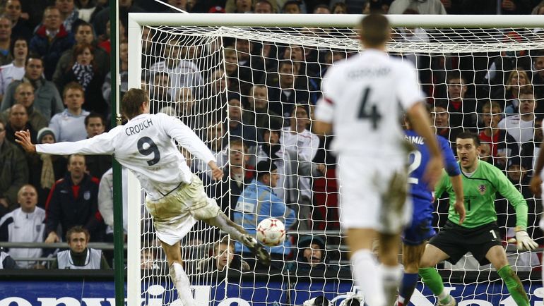 65-я минута. Питер КРАУЧ (№ 9) сравнивает счет. Фото REUTERS 65-я минута. Питер КРАУЧ (№ 9) сравнивает счет. Фото REUTERS