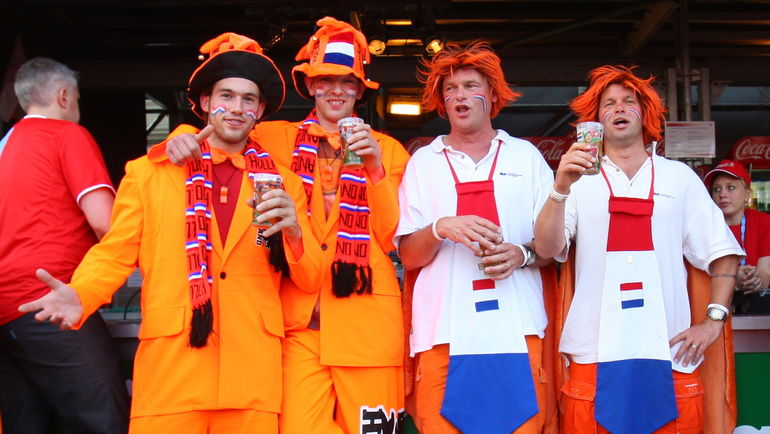 Голландские болельщики. Фото REUTERS Голландские болельщики. Фото REUTERS