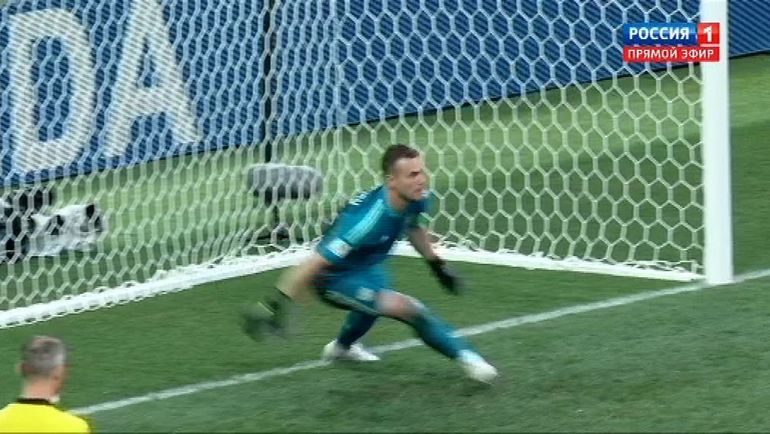 Так Игорь Акинфеев отразил решающий удар в серии после матча России с Испанией. Так Игорь Акинфеев отразил решающий удар в серии после матча России с Испанией.