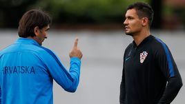 Четверг. Сочи. Деян ЛОВРЕН (справа) и Златко ДАЛИЧ на тренировке сборной Хорватии.