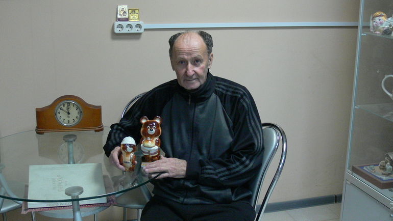 Художник-фарфорист Виктор РОПОВ. Художник-фарфорист Виктор РОПОВ.