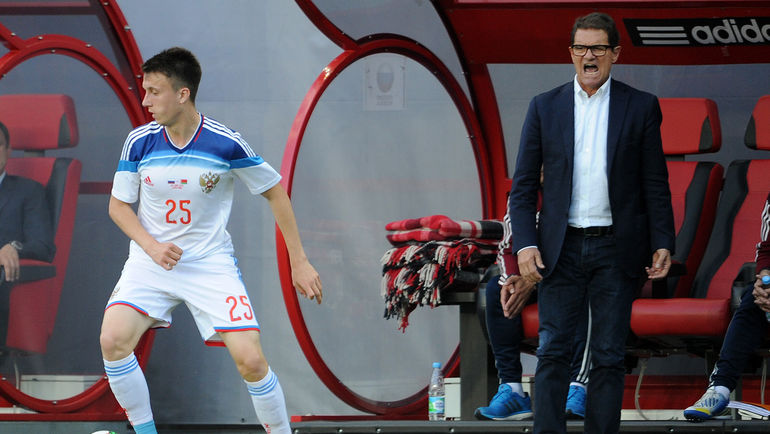 07 июня 2015 года. Москва. Россия – Белоруссия – 4:2. Александр ГОЛОВИН и Фабио КАПЕЛЛО. Фото Алексей ИВАНОВ 07 июня 2015 года. Москва. Россия – Белоруссия – 4:2. Александр ГОЛОВИН и Фабио КАПЕЛЛО. Фото Алексей ИВАНОВ