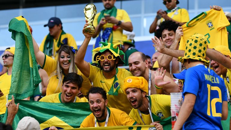 Фанаты из Бразилии верят в победу своей сборной в России. Фото REUTERS Фанаты из Бразилии верят в победу своей сборной в России. Фото REUTERS