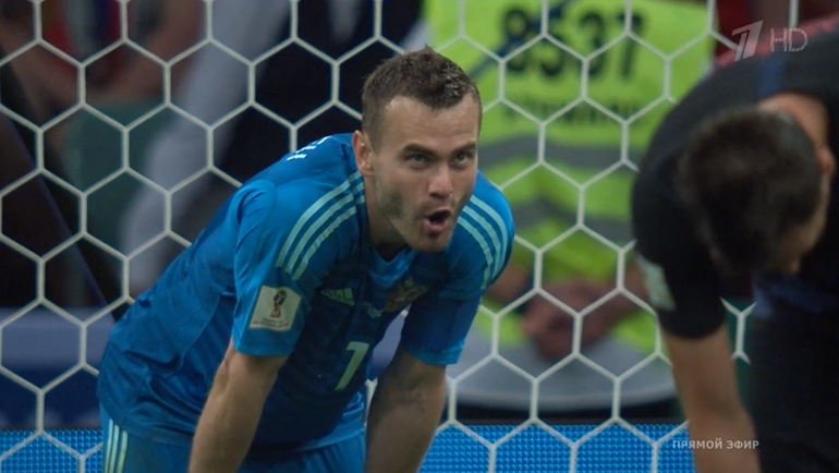 Россия - Хорватия: реакция Игоря Акинфеева на попадание Ивана Перишича в штангу. Россия - Хорватия: реакция Игоря Акинфеева на попадание Ивана Перишича в штангу.