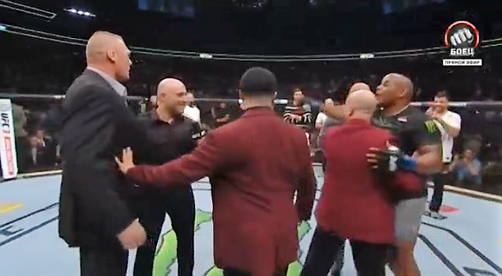 Даниэль КОРМЬЕ vs. Стипе МИОЧИЧ. Даниэль КОРМЬЕ vs. Стипе МИОЧИЧ.