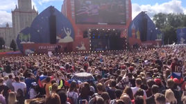 Это невероятно! Смотрите, как сборную России встречают на Воробьевых горах!