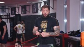 Емельяненко нокаутировал Пешту