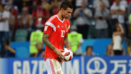 7 июля. Сочи. Россия - Хорватия - 2:2 (3:4 по пенальти). Федор СМОЛОВ готовится исполнить послематевый пенальти.