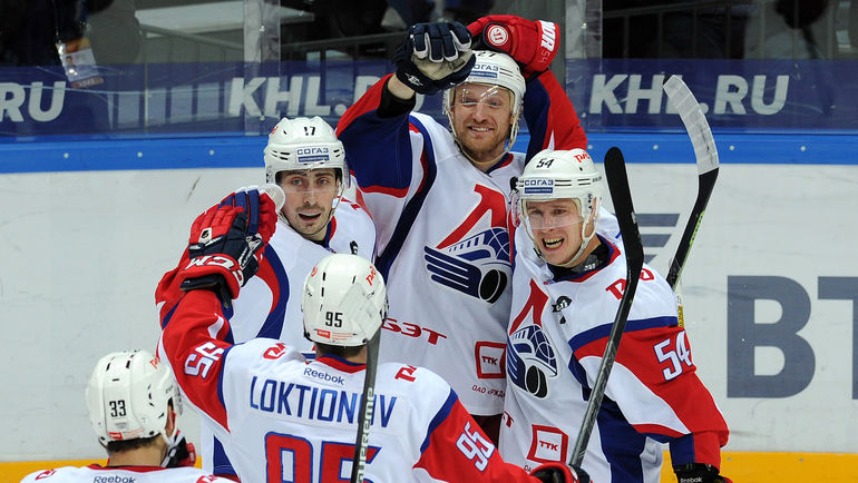 Денис МОСАЛЕВ (справа). Фото Алексей ИВАНОВ Денис МОСАЛЕВ (справа). Фото Алексей ИВАНОВ