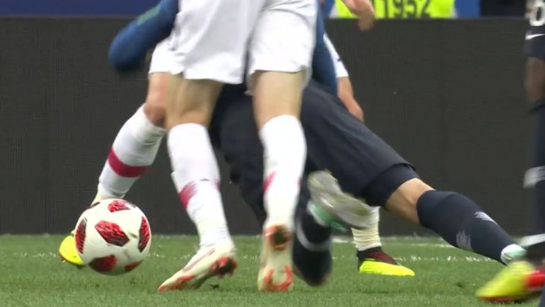 Франция - Хорватия: гол на 18-й минуте. Франция - Хорватия: гол на 18-й минуте.