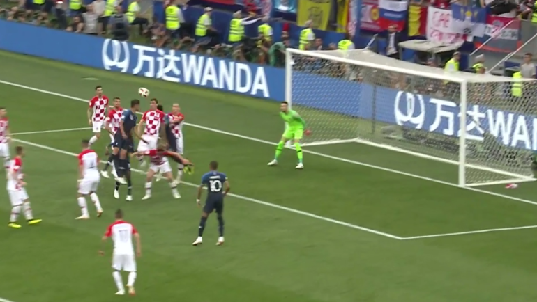 18-я минута. Автогол Марио Манджукича. 18-я минута. Автогол Марио Манджукича.