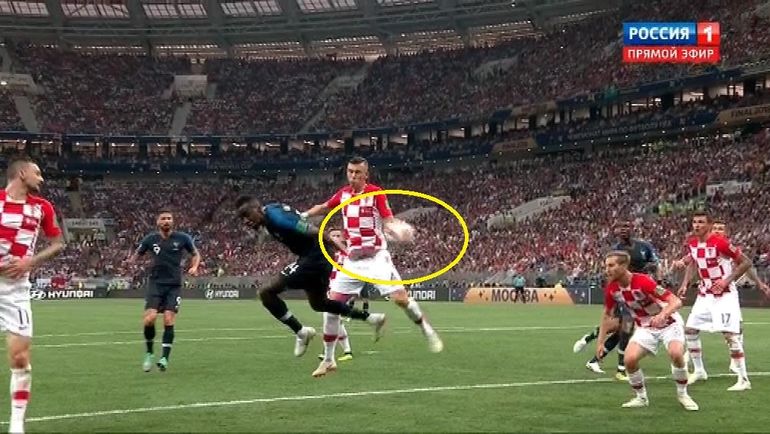34-я минута. Эпизод с назначением пенальти в ворота хорватов. 34-я минута. Эпизод с назначением пенальти в ворота хорватов.