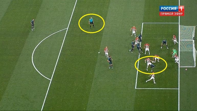 34-я минута. Эпизод с назначением пенальти в ворота хорватов. 34-я минута. Эпизод с назначением пенальти в ворота хорватов.