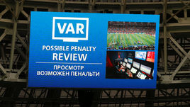 15 июля. Москва. Лужники. Франция - Хорватия - 4:2. 35-я минута. Арбитр Нестор Питана назначил пенальти после просмотра видео.