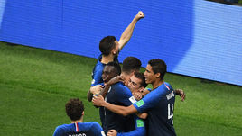 15 июля. Москва. Франция - Хорватия - 4:2. "Трехцветные" празднуют гол.