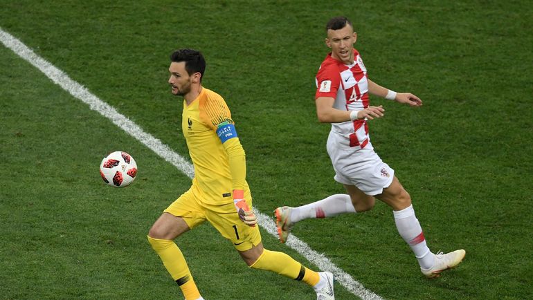 Юго ЛЛОРИС (слева, против Ивана ПЕРИШИЧА). Фото AFP Юго ЛЛОРИС (слева, против Ивана ПЕРИШИЧА). Фото AFP