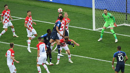 15 июля. Москва. Лужники. Франция – Хорватия – 4:2. 18-я минута. Марио МАНДЖУКИЧ (№ 17) забивает гол в свои ворота.