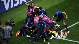 15 июля. Москва. Лужники. Франция - Хорватия - 4:2. Французы празднуют гол.