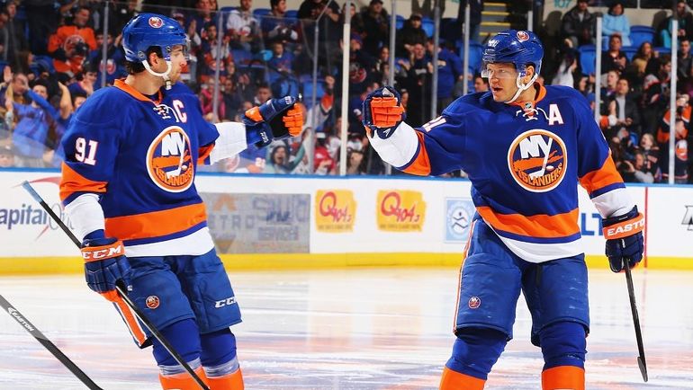 Кайл ОКПОСО и Джон ТАВАРЕС. Фото AFP Кайл ОКПОСО и Джон ТАВАРЕС. Фото AFP