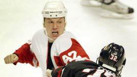 Шон ЭЙВЕРИ (№ 42).