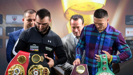 Четверг. Москва. Мурат ГАССИЕВ и Александр УСИК.