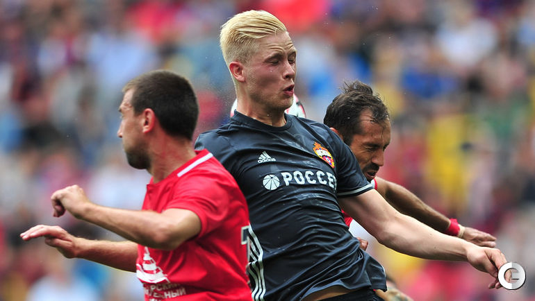 21 июля. Москва. ЦСКА - "Енисей" - 1:1. Кевин МАГНУССОН вливается в игру армейцев.