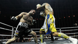 Суббота. Москва. Мурат ГАССИЕВ (слева) против Александра УСИКА.