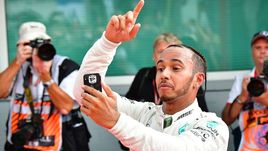 Капли дождя. Хэмилтон и "Мерседес" взяли реванш на домашней трассе