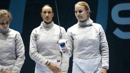 Июнь. Нови-Сад. Яна ЕГОРЯН (в центре) и Софья ВЕЛИКАЯ (справа) на чемпионате Европы.