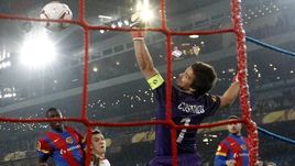 17 февраля 2011 года. Базель. "Базель" - "Спартак" - 2:3. 70-я минута. Артем ДЗЮБА (второй слева) сравнивает счет. По итогам двухматчевого противостояния в 1/8 Лиги Европы прошел "Спартак".