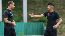 Четверг. Москва. Тренировка ЦСКА. Ильзат АХМЕТОВ (справа).