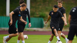 Четверг. Москва. Тренировка ЦСКА. Ильзат АХМЕТОВ (справа).