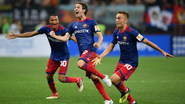 27 июля. Нижний Новгород. "Локомотив" – ЦСКА – 0:1. Родриго БЕКАО (слева), Мариу ФЕРНАНДЕС (в центре) и Хетаг ХОСОНОВ.